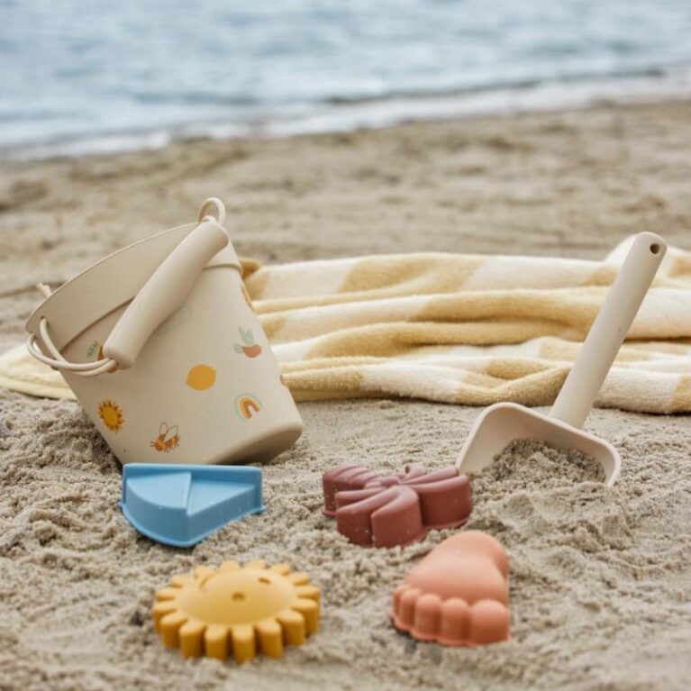 Beach &#038; Sand Toy Set In Nature Print 18m+