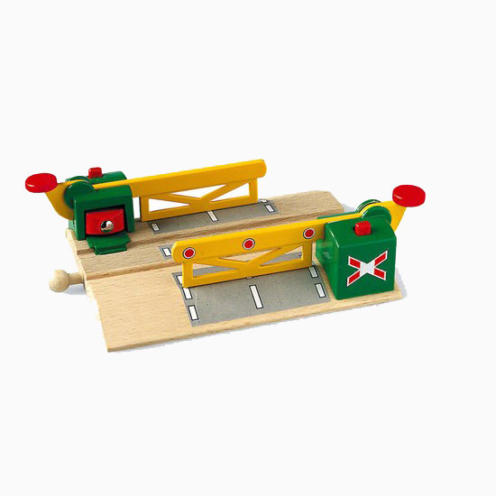BRIO® Magnetic Action Crossing Wooden Railway Age 3+