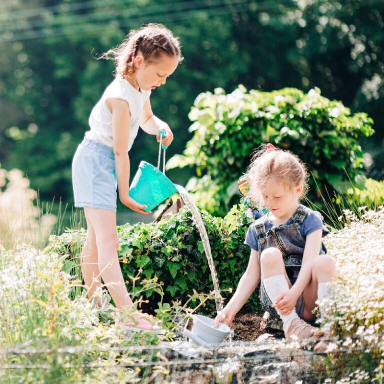 Children&#8217;s Foldable Bucket In Eggshell Green 18m+