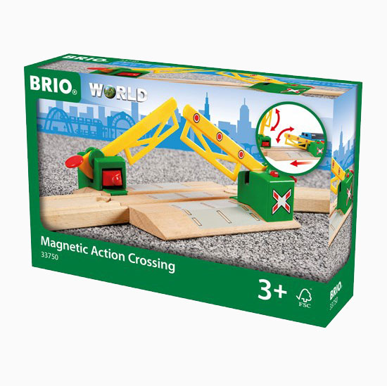 BRIO® Magnetic Action Crossing Wooden Railway Age 3+