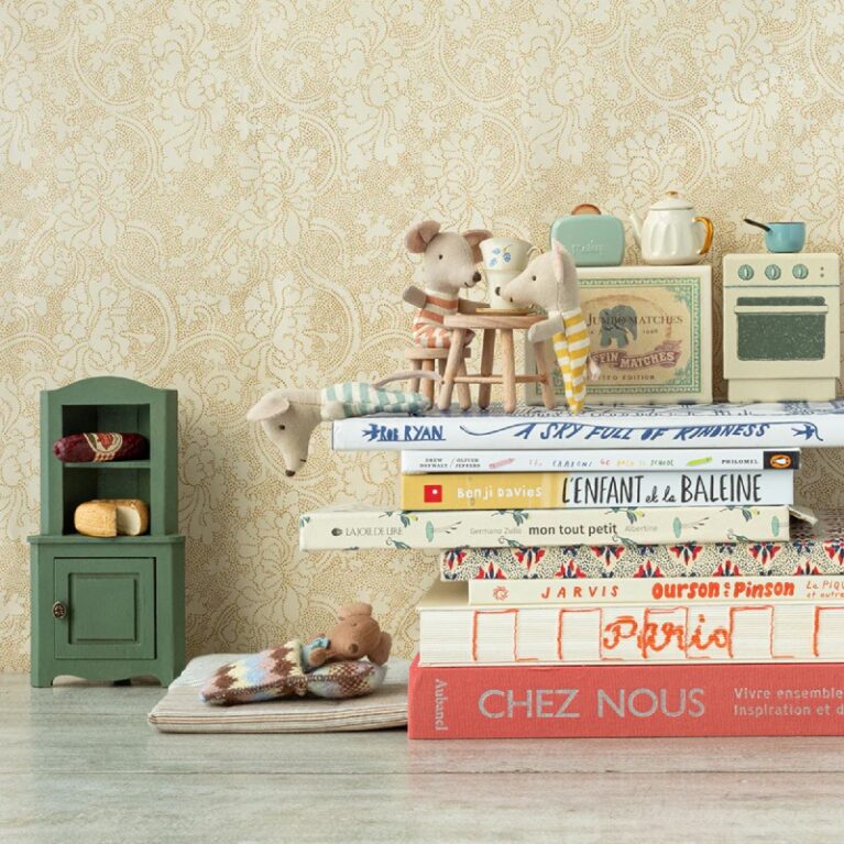 Miniature Corner Cabinet In Dark Green By Maileg 3+